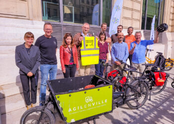 Des participants et les organisateurs des Rencontres du vélo (Crédit Gomet'/JYD)