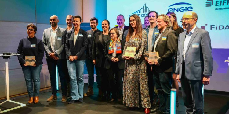 Les lauréats de Med'Innovant 2022 avec les organisateurs et partenaires du challenge (Crédit Gomet')