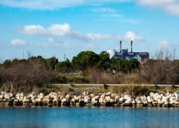 La zone industrialo-portuaire de Fos-sur-Mer (crédit : JYD/Gomet')