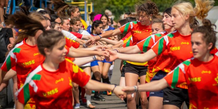 Des participantes au Queen's rugby festival en 2021 (Crédit Josse - Queen's Festival)