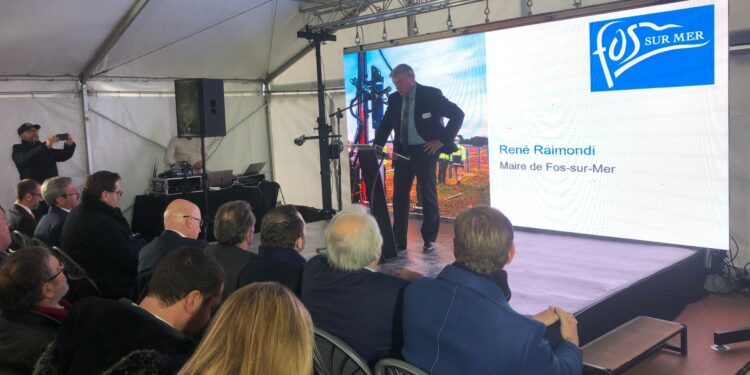 René Raimondi, le maire de Fos, vendredi 2 décembre lors de l'inauguration de la centrale photovoltaïque de Total Energies (Crédit Gomet')