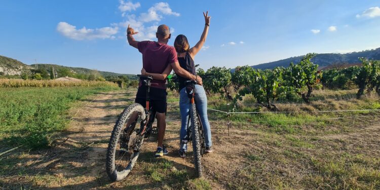 Le vélo à la campagne pour visiter, c'est la spécialité de Station Bees (Crédit DR)