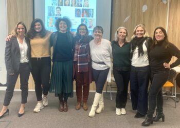 Les neuf femmes accompagnées par Orange