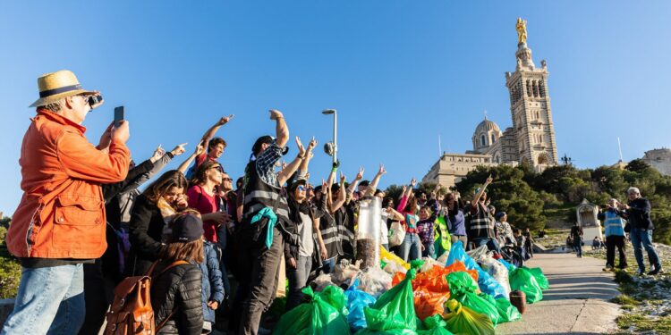 Tous les ans, plusieurs centaines de déchets sont ramassées lors de l’évènement Love ta Bonne Mère (crédit : 1déchet par jour)