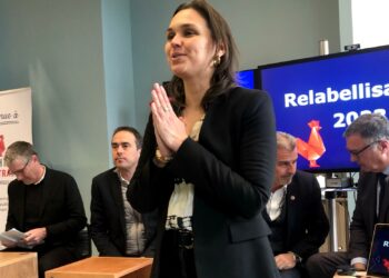Diane Renaud, la directrice de la French Tech Aix Marseille avec les élus représentants les partenaires institutionnels (Crédit Gomet'/JFE)