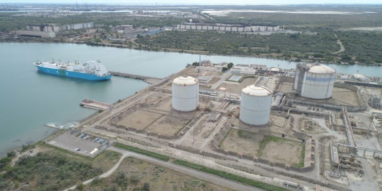Terminal méthanier de Fos Tonkin
