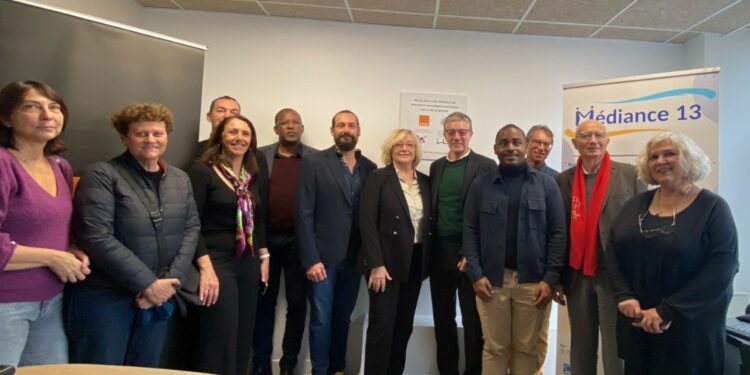 Les associations avec les élus de Marseille et la direction d'Orange Sud Est (Crédit DR)