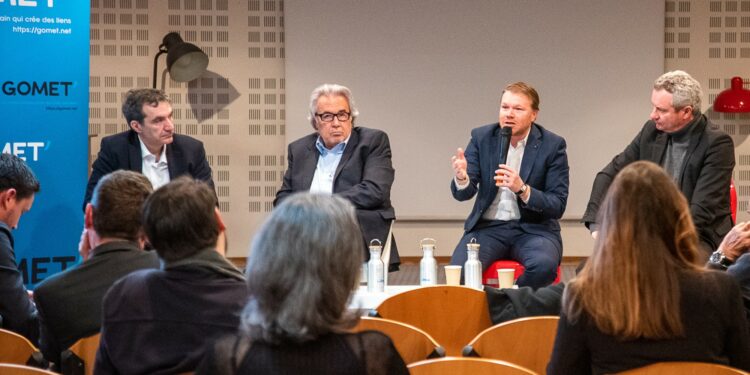 De gauche à droite : Pierre Joubert et Alain Lacroix (RSI), Matthieu Capuono (Crowe-Ficorec) et Jean-François Eyraud (Gomet') lors de la présentation du baromètre des levées de fonds, mercredi 29 mars (crédit : JYD / Gomet')