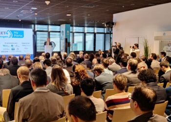 Renaud Muselier au salon Meet4Hydrogen organisé au Stade Vélodrome de Marseille (crédit : RL)