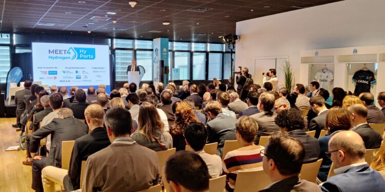 Renaud Muselier au salon Meet4Hydrogen organisé au Stade Vélodrome de Marseille (crédit : RL)