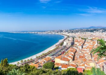 La baie des Anges à Nice (crédit Instagram Ville de Nice)