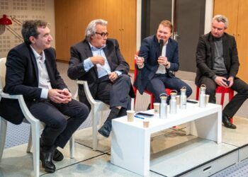 Matthieu Capuono au micro mercredi 29 mars à l'occasion de la présentation du baomètre régional des levées de fonds (Crédit JY Delattre)