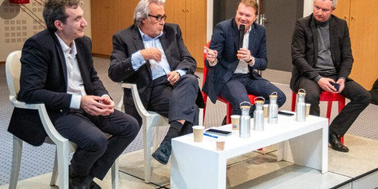Matthieu Capuono au micro mercredi 29 mars à l'occasion de la présentation du baomètre régional des levées de fonds (Crédit JY Delattre)