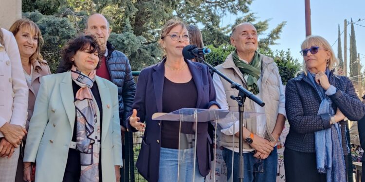 Sophie Joissains inaugure la "rue scolaire" des Nations à Aix mardi 4 avril 2023 (crédit : RL)