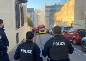 Quartier bouclé près de la rue de Tivoli dans le 5e arrondissement (Crédit @MarinsPompiers)