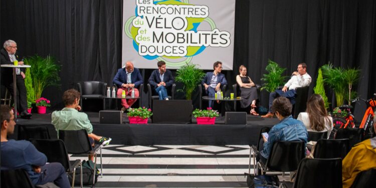 Débat sur la filière régionale du vélo lors des Rencontres du vélo et des mobilités douces le 25 mai 2023 (Crédit JYD)