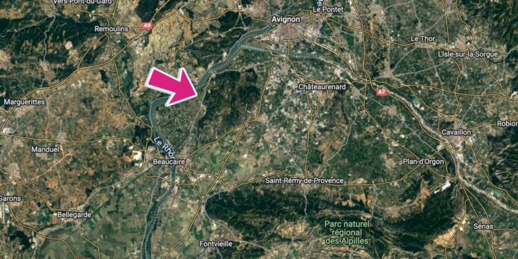 La localisation de la Montagnette aux confins des Bouches-du-Rhône, du Gard et du Vaucluse (Crédit Google Map)