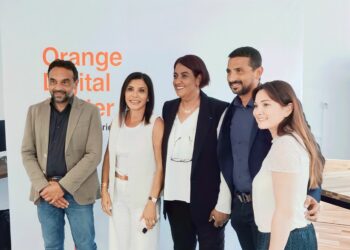 De gauche à droite, Philippe Daumas, Nora Preziosi, Fatima Mostefaoui, Laurent Choukroun et Elodie Cesaro (crédit : RL)