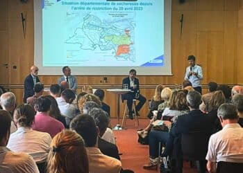 Les représentants de la Dreal Paca et la DDTM 13 ont présenté les modalités du nouvel arrêté sécheresse lors de la conférence organisée par la CCIAMP mercredi 14 juin (crédit : CCIAMP)