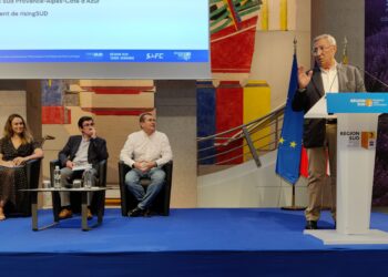 Bernard Kleynhof donne ses derniers conseils aux start-up locales qui participeront au salon du Bourget (crédit : RL)