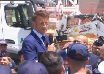 Emmanuel Macron sur le chantier de la prisondes Baumettes 3 lundi 26 juin en début d'après-midi (Capture écran @elysee)