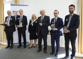 Remise du prix Maurice Allais 2023 avec Alain Trannoy (1er en partant de la gauche) © Photo Henri Szwarc