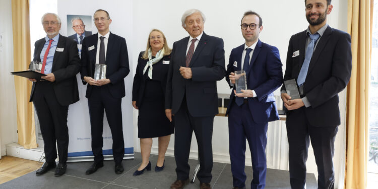 Remise du prix Maurice Allais 2023 avec Alain Trannoy (1er en partant de la gauche) © Photo Henri Szwarc