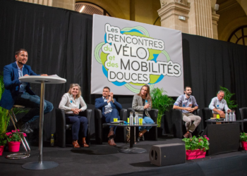De gauche à droite, Benoît Gilles, Séverine Desbouys, Pierre Huguet, Kayané Bianco, Robin Allaury et Patrick Sorin (crédit : JYD Gomet')
