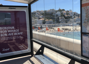 Renfe a commencé à communiquer à Marseille comme ici sur la Corniche (Crédit : Gomet')