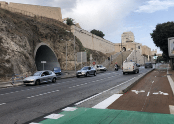 La piste cyclable du Pharo, boulevard Charles Livon dans le 7e arrondissement (Crédit Gomet')