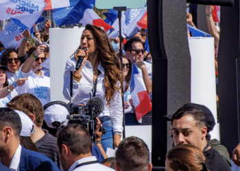 Sabrina Roubache-Agresti, la nouvelle secrétaire d'Etat à la ville ici en ouverture du meeting d'Emmanuel Macron en avril 2022 (Crédit Gomet'/JYD)