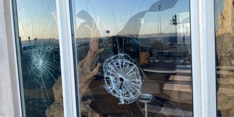 La vitrine du restaurant japonais Tabi a été vandalisée