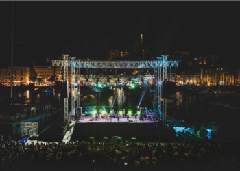 [On aime] L’Été marseillais 2023 se met à l’eau avec une scène flottante très riche