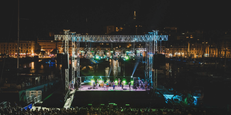 [On aime] L’Été marseillais 2023 se met à l’eau avec une scène flottante très riche