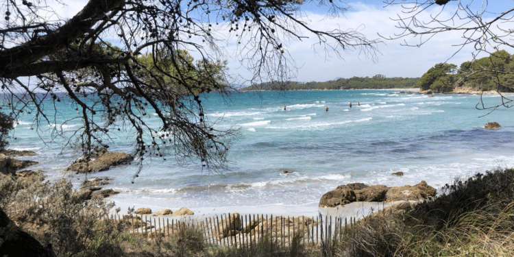 Plage du Grand jardin entre La Lande les maures et Bormes les Mimosas