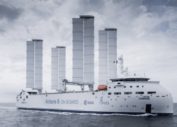 Canopée prend la mer avec ses voiles en août 2023. Crédit ©Tom Van Oossanen