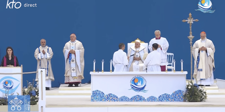 Marseille : suivez en direct le défilé du pape et la Messe au stade vélodrome