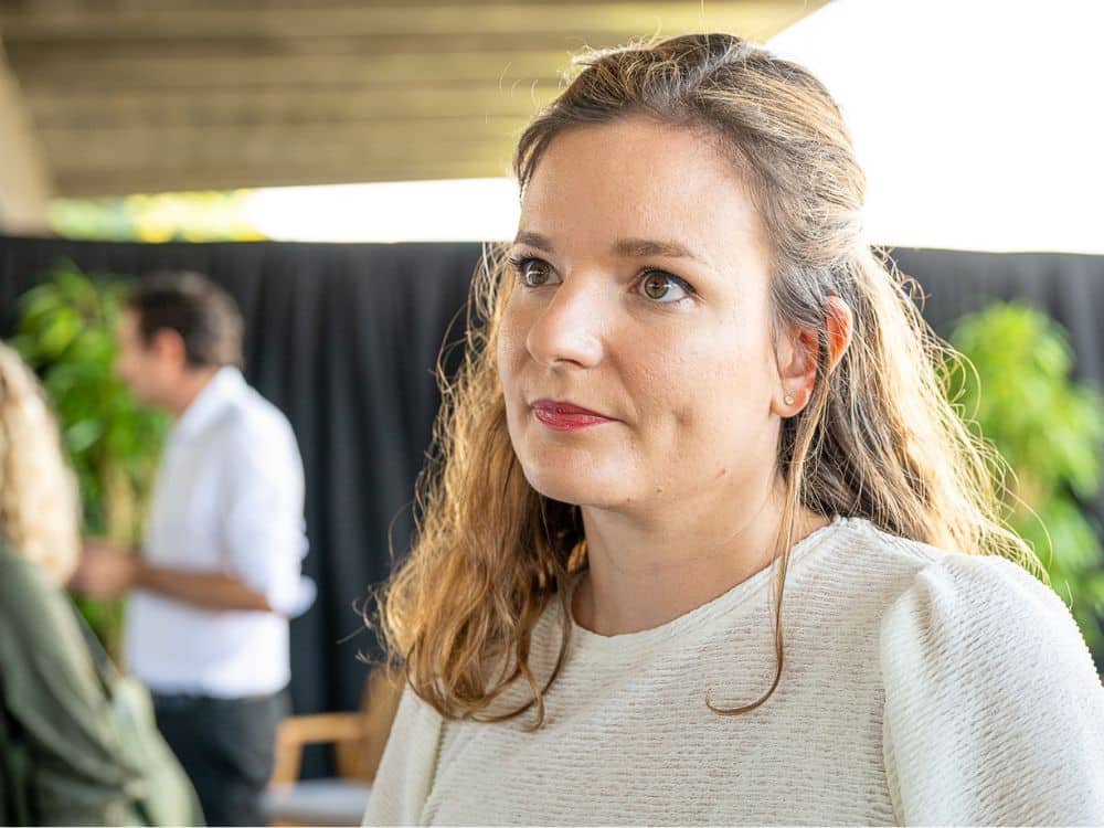 Julie Davicp-Pahin, co-fondatrice d'Ombrea lors du Grand bain de la French Tech Aix-Marseille le 13 septembre 2023 (crédit : JYD / Gomet')