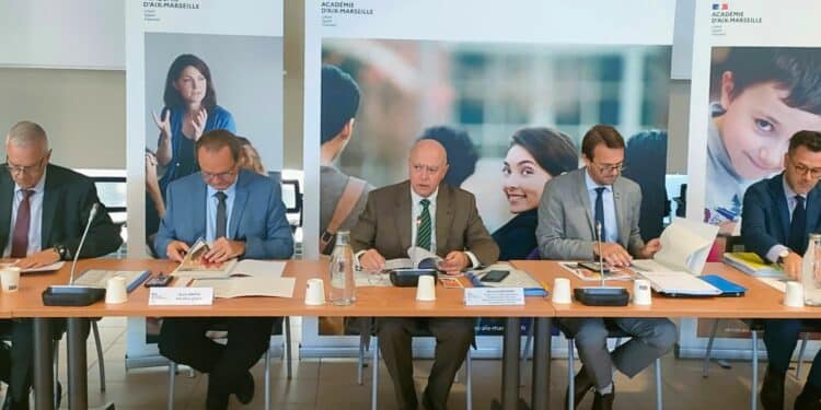 Le recteur de l'académie d'Aix-Marseille Bernard Beignier (au centre) a tenu une conférence de presse ce jeudi 31 août sur la rentrée 2023 (crédit : JRG / Gomet')