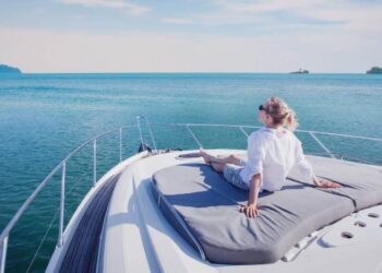 Vitesse de croisière pour la location de bateau dans le sud