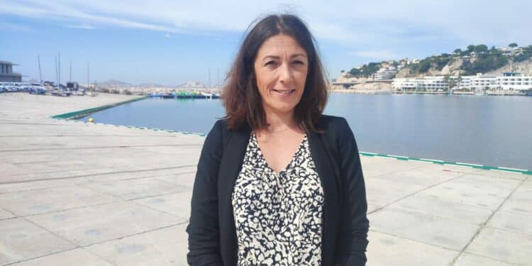 Stéphanie Chauvet, directrice de la Maison de l'emploi de Marseille, était présente à la conférence de presse de lancement du manifeste sport et insertion à la base nautique du Roucas Blanc. M.M