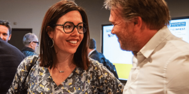 Aurélie Viaux (UI Investissements) et Matthieu Capuono (Crowe-Ficorec) le 29 mars 2023 à l'occasion de la présentation du baromètre régional des levées de fonds (crédit : JYD / Gomet’)