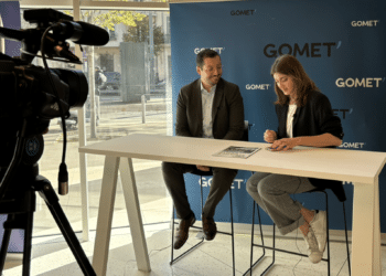 Ismaël Ouanes, directeur territorial Innovation ‑ Incubation ‑ Economie Sociale & Solidaire à la direction régionale Provence‑Alpes‑Côte d'Azur de la Banque des territoires interrogée par Julie Rampal-Guiducci de la rédaction de Gomet'(Crédit Photo Gomet')