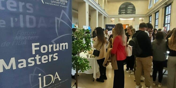 Le forum des masters de l'IDA s'est tenu mardi 9 novembre dans le hall de la faculté de droit d'Aix-en-Provence (crédit : JRG / Gomet')