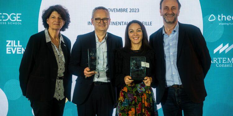 12e Trophée Finance et Gestion Provence - mardi 7 novembre 2023 De gauche à droite: Marie-Hélène Pebayle - Présidente DFCG Provence, Régis Pisa - ETEX, Jessica Nouri, Ville d'Aix-en-Provence et Olivier Sorin, Président du Jury et Directeur Général du Groupe Fondasol. © MTBAGENCY