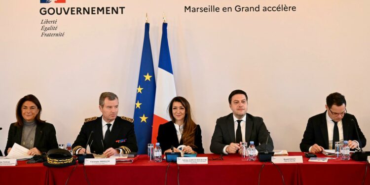 Réunion autour de Marseille en grand à la préfecture vendredi 24 novembre. Crédit : David Mendiboure