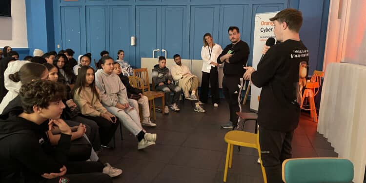 Les collégiens marseillais sensibilisés à la violence numérique