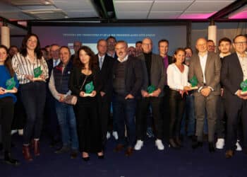Les lauréats des Trophées RSE 2023, les partenaires et organisateurs réunis lundi 11 décembre 2023 (Crédit ©matthieuparent)