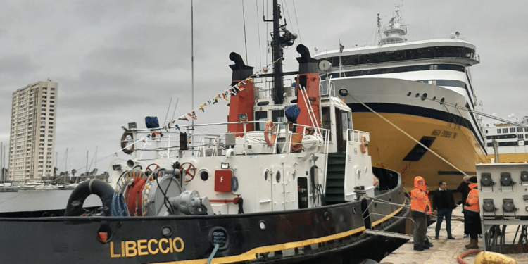 Le remorqueur Libeccio de la Compagnie Maritime Chambon vendredi 8 décembre 2023 à quai dans le port de Toulon (Crédit Gomet').