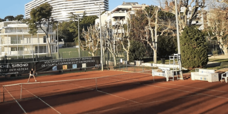 Le Tennis club de Marseille en hiver (Crédit Gomet')